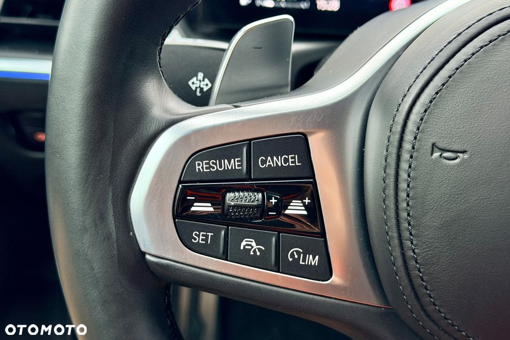 BMW Seria 3 320d M Sport - 10