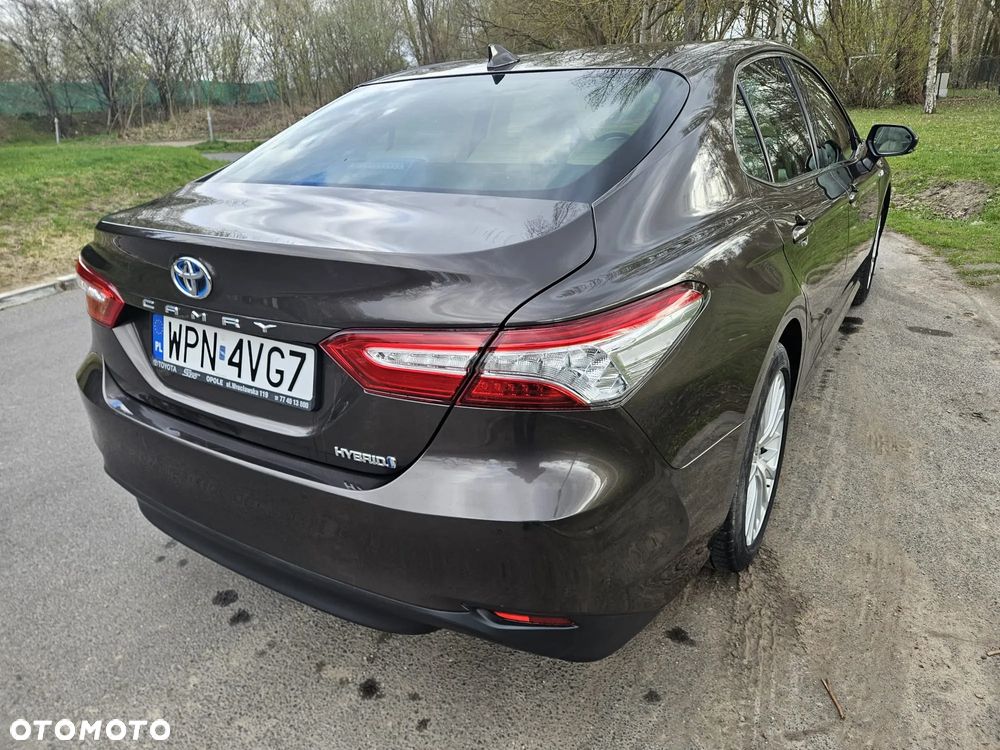 Toyota Camry 2.5 Hybrid Executive CVT - 17