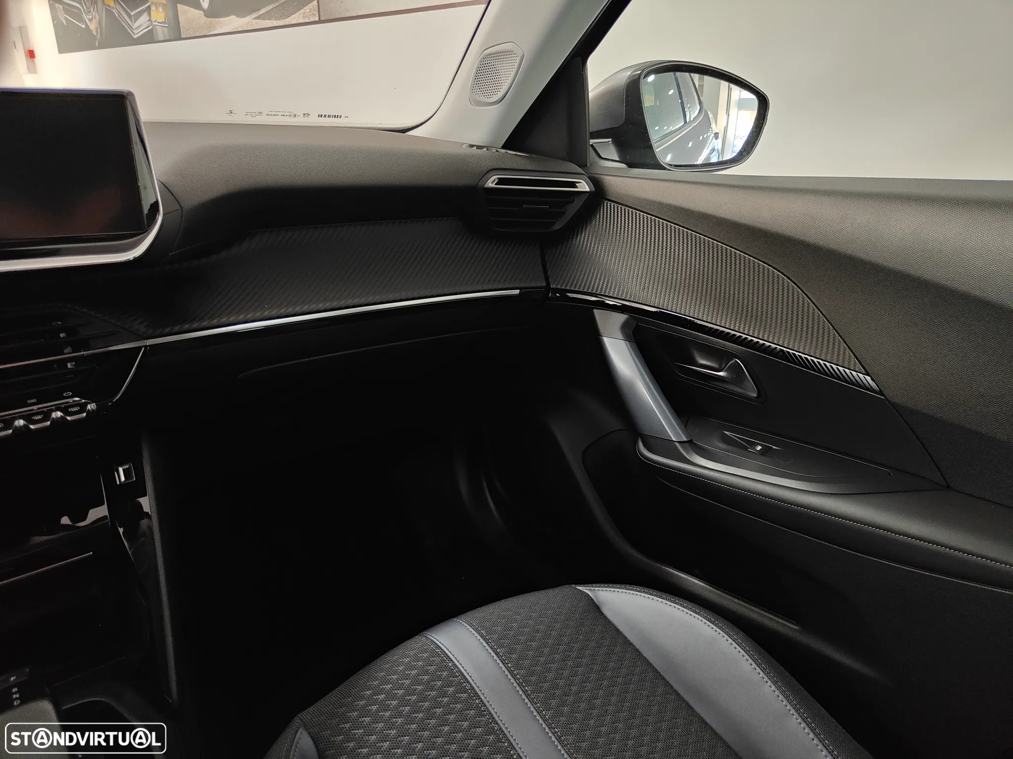 Peugeot 2008 1.2 PureTech Allure EAT8 - 51