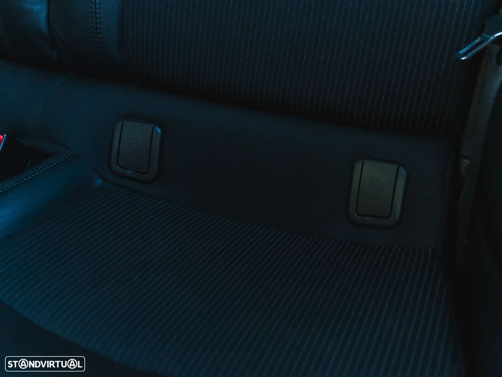 MINI 3 Portas Cooper D - 24