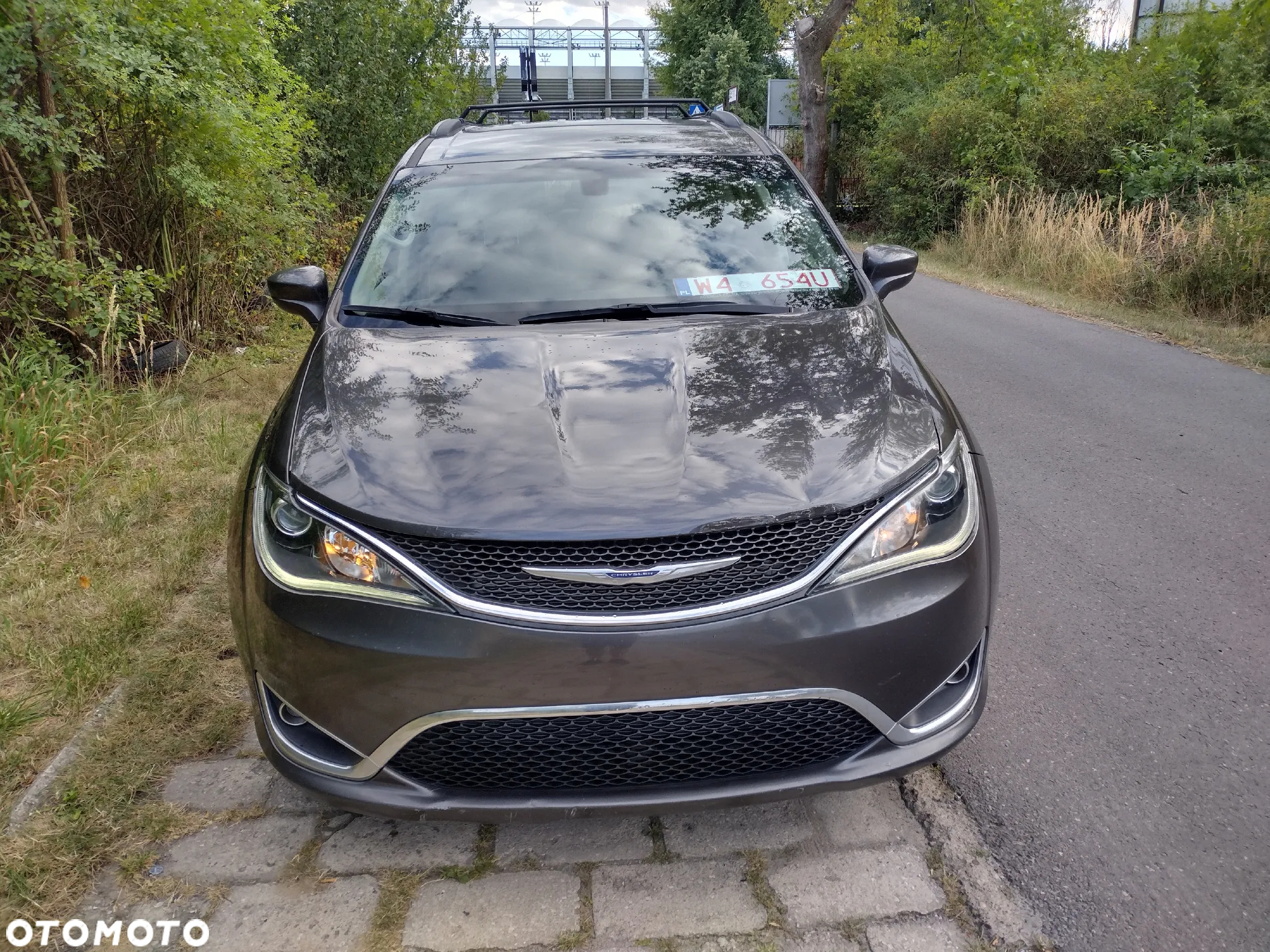 Chrysler Pacifica - 2