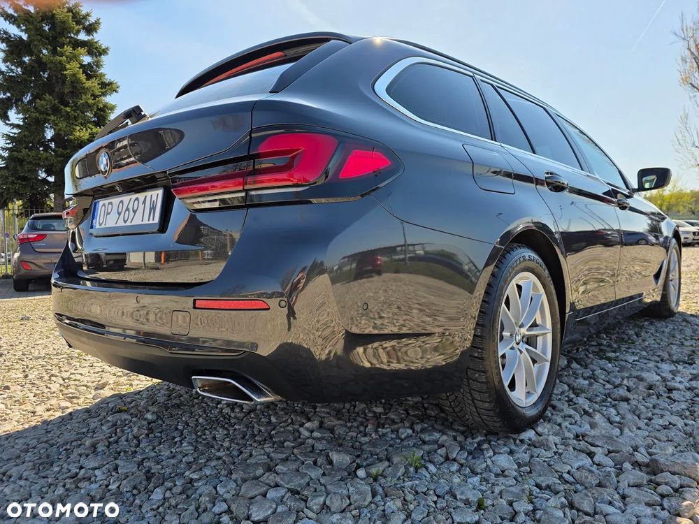 BMW Seria 5 520d xDrive - 12