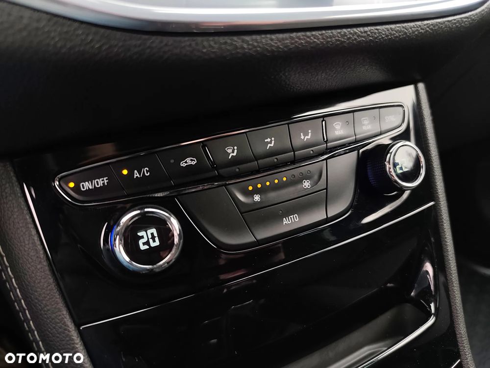 Opel Astra 1.4 Turbo Innovation - 25