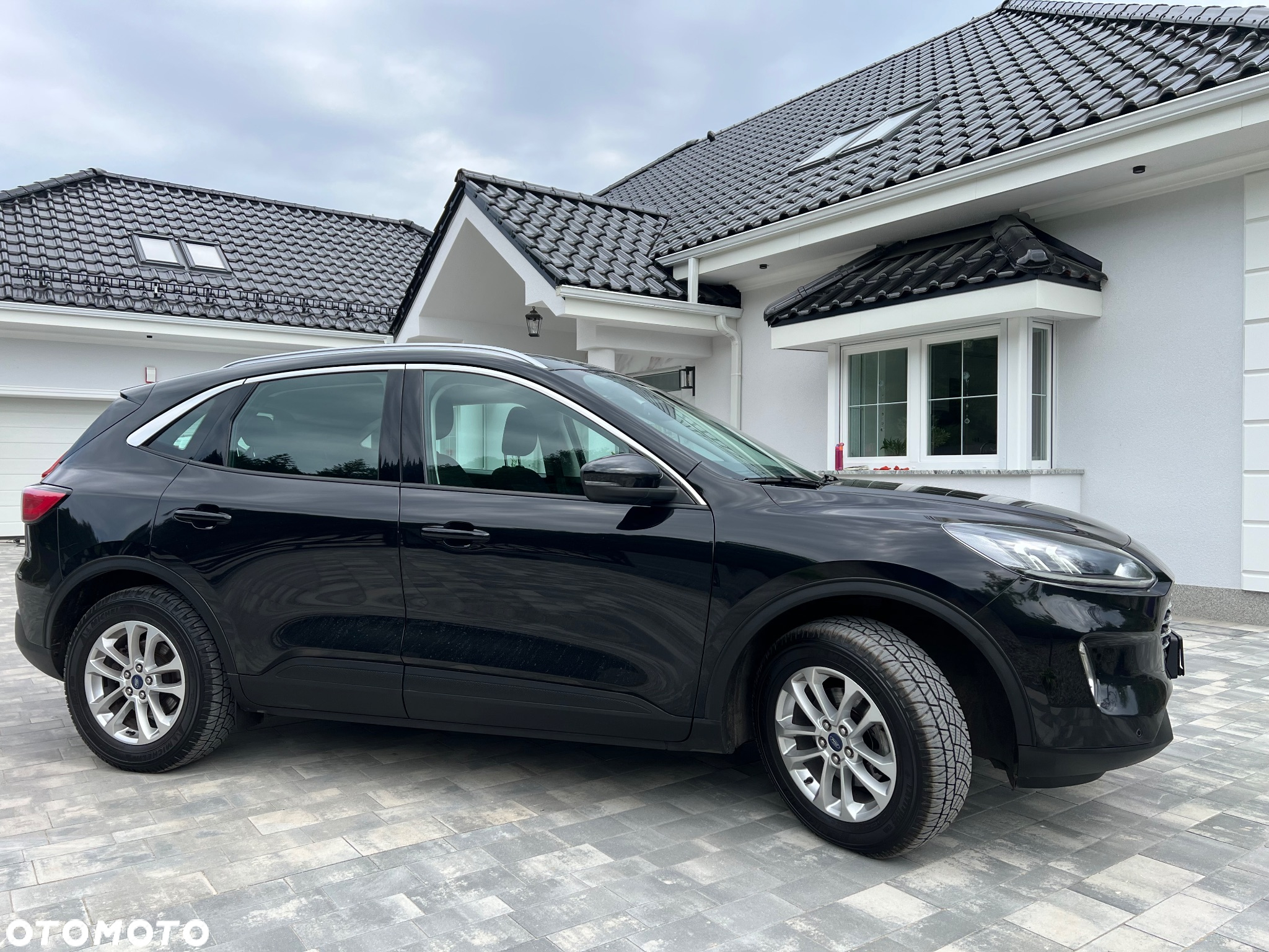 Ford Kuga 2.0 EcoBlue 4x4 TITANIUM - 3