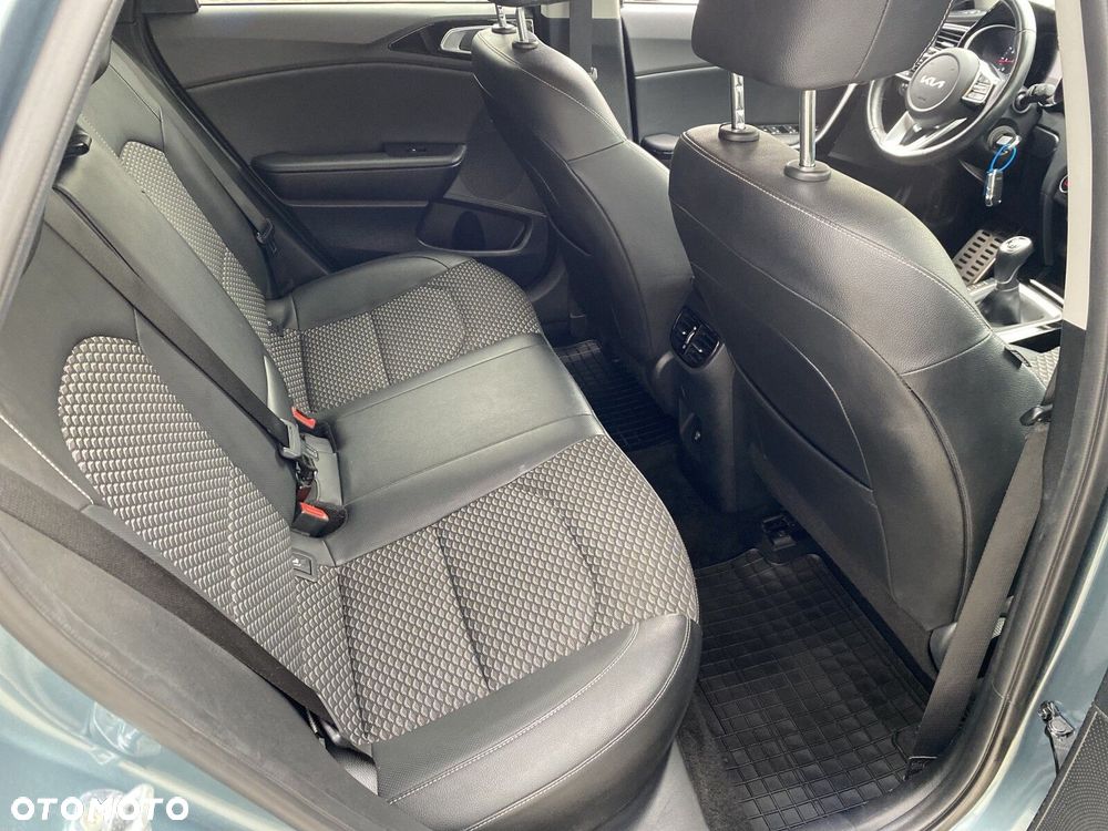 Kia Ceed - 14