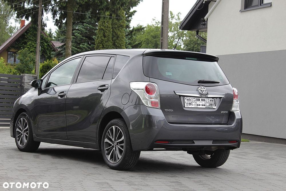 Toyota Verso 1.8 Prestige MS EU6 - 26