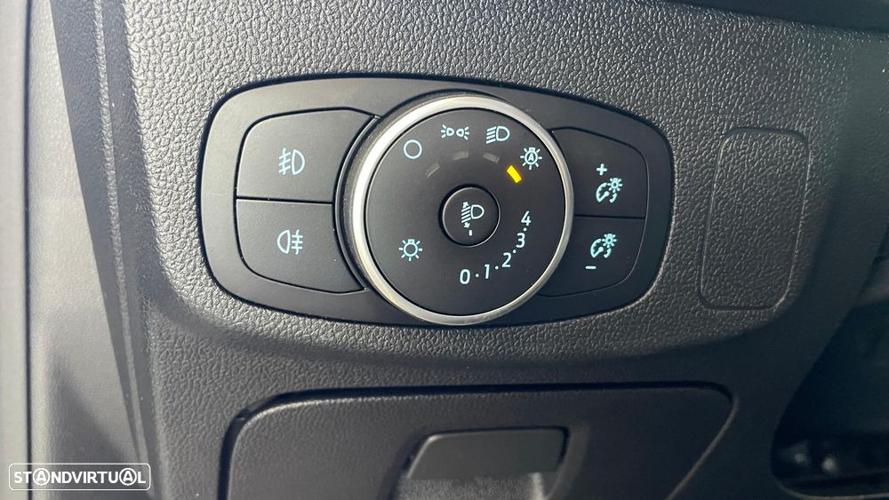 Ford Focus 1.0 EcoBoost S&S ST-LINE - 17