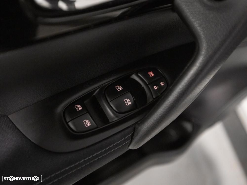 Nissan Qashqai 1.5 dCi N-Connecta - 24