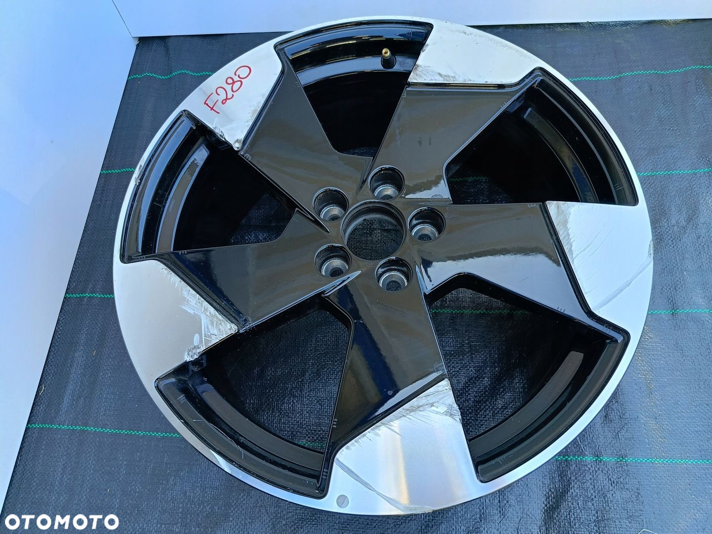 FELGA ALUMINIOWA VOLVO EX-30 EX30 OE 8.0"x19" 5x108 ET48.5 30000286 - 2