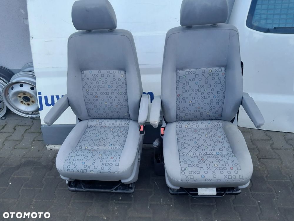 Fotele przednie komplet VW T5 Caravelle - 1