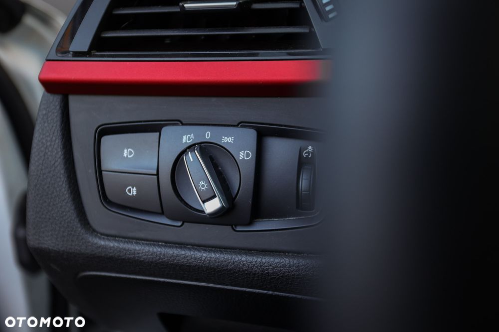 BMW Seria 3 320d Efficient Dynamics Edition Sport Line - 28