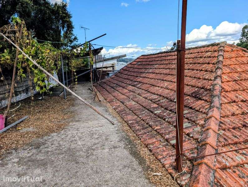 Moradia T3 com arrumos e logradouro jardim em Rebordosa - Grande imagem: 3/8