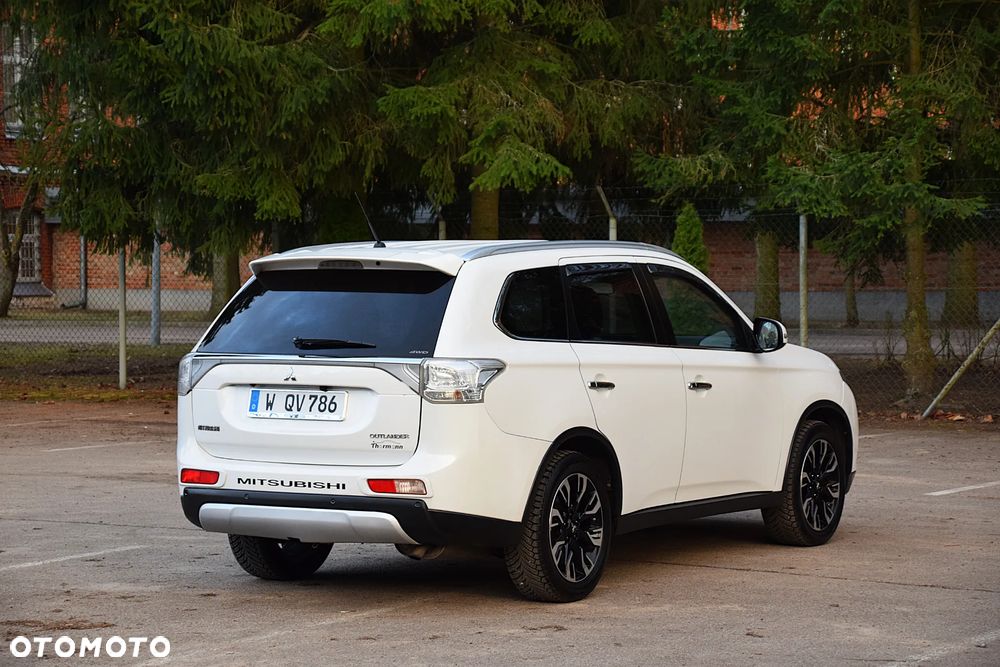 Mitsubishi Outlander 2.2 DI-D 4WD Automatik Diamant Edition+ - 17