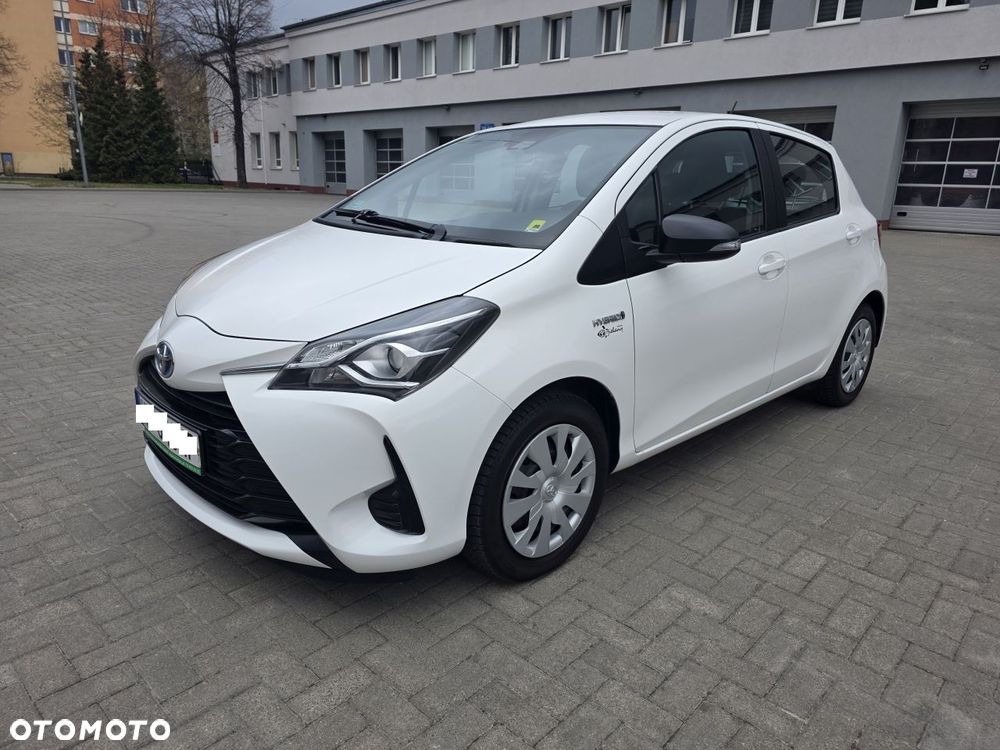 Toyota Yaris Hybrid 100 Active - 23