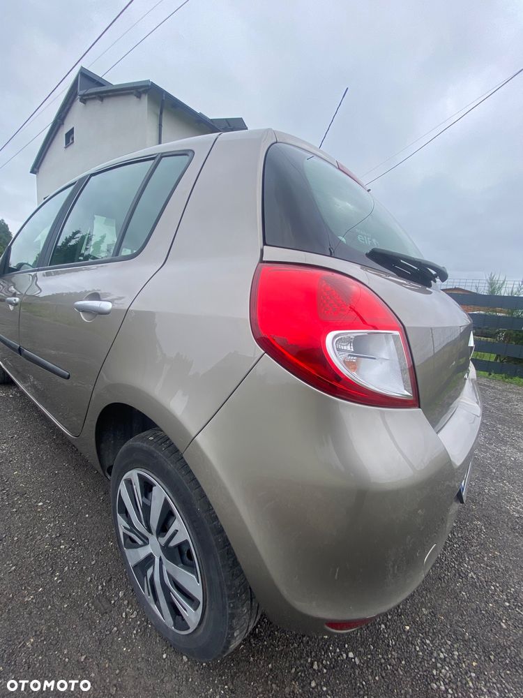 Renault Clio - 28