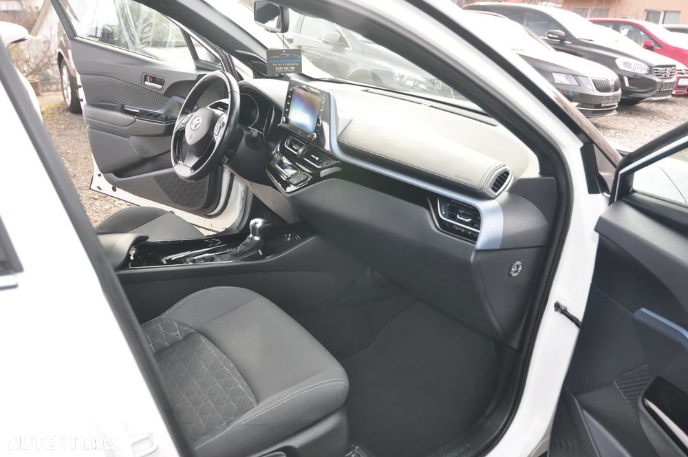 Toyota C-HR - 9