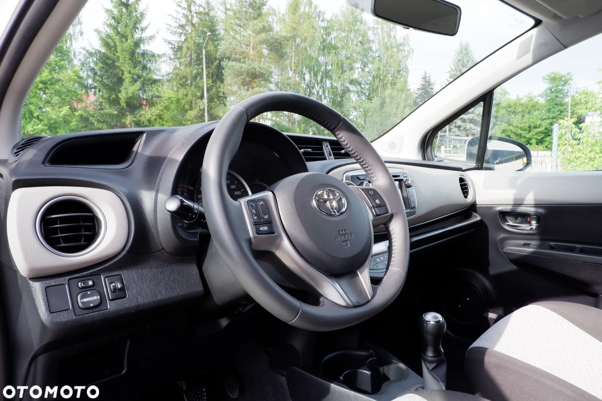 Toyota Yaris 1.0 Sol - 26