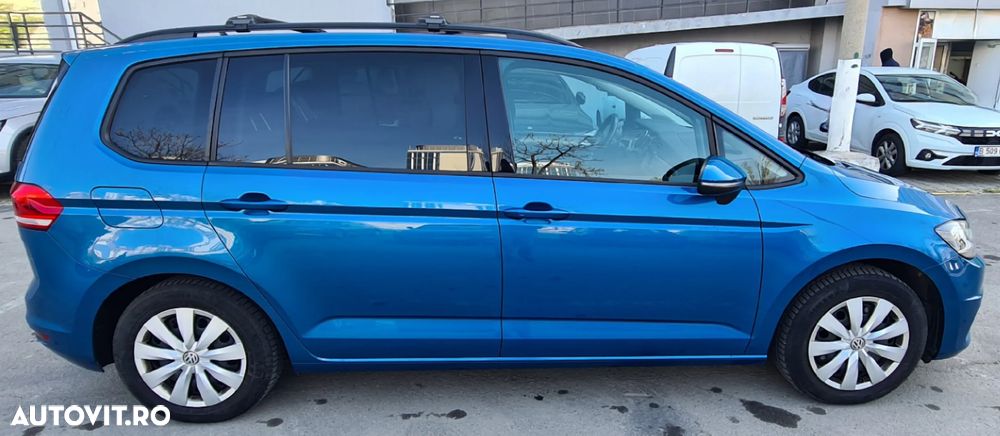 Volkswagen Touran 1.5 TSI DSG Comfortline - 3