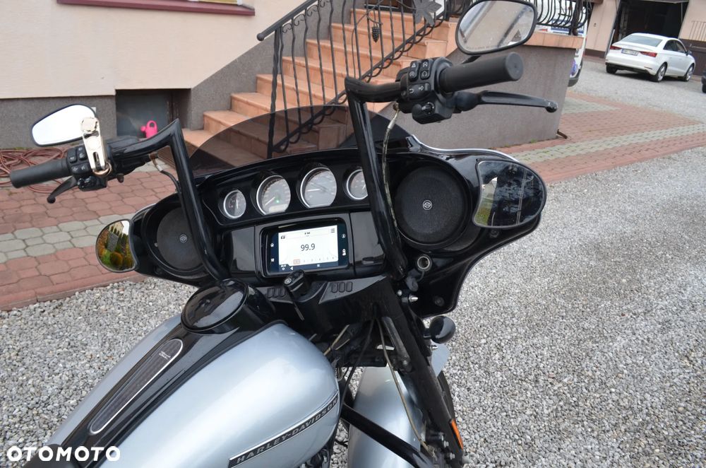 Harley-Davidson Touring Street Glide - 18