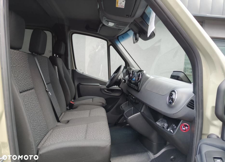 Mercedes-Benz Sprinter Doka - 13