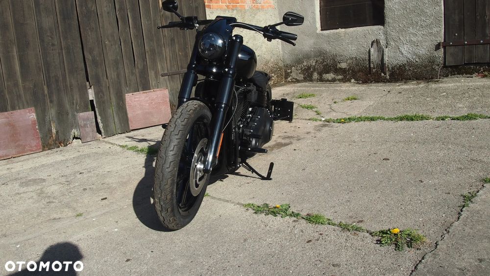 Harley-Davidson Softail Street Bob - 12