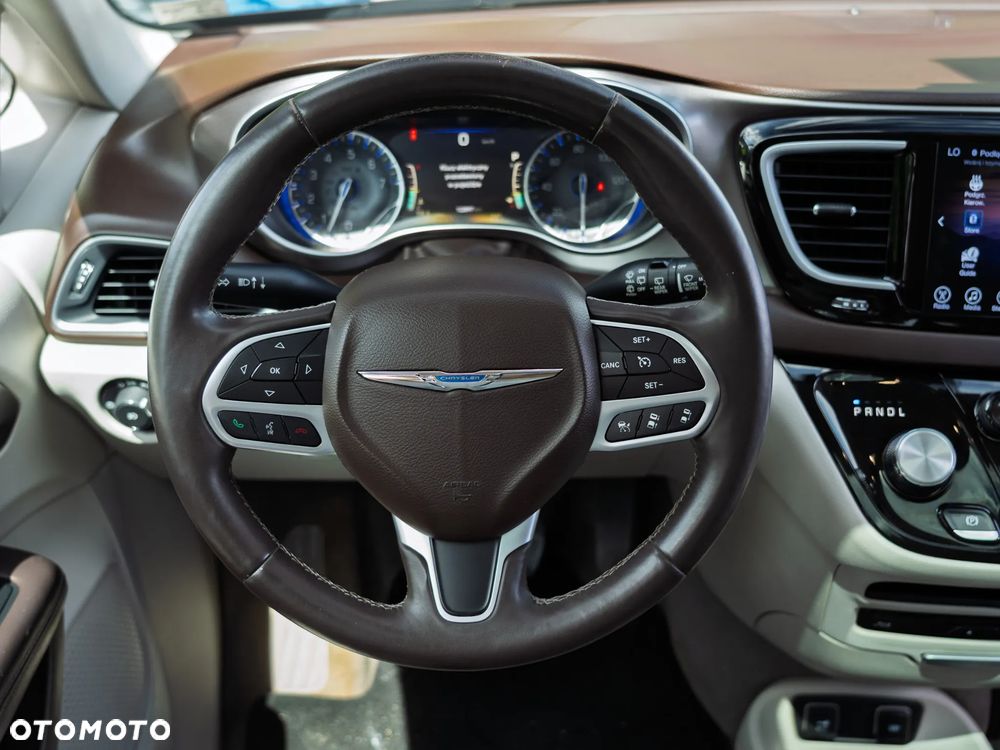Chrysler Pacifica - 20