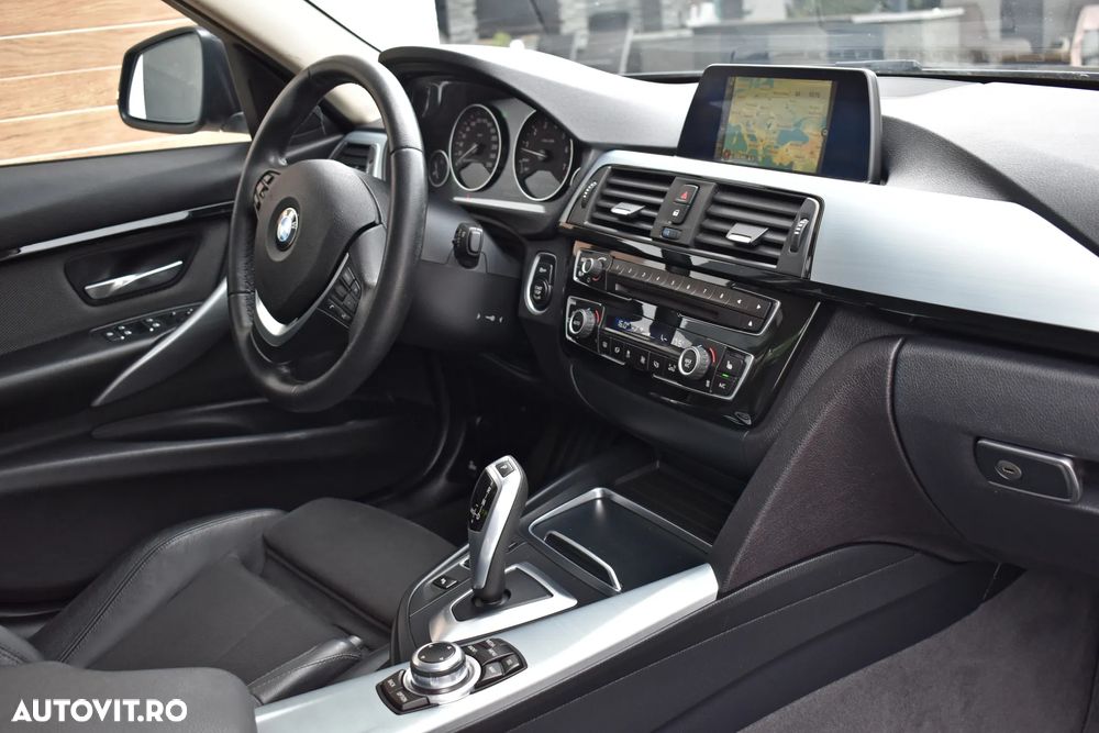 BMW Seria 3 320i Aut. Sport Line - 12