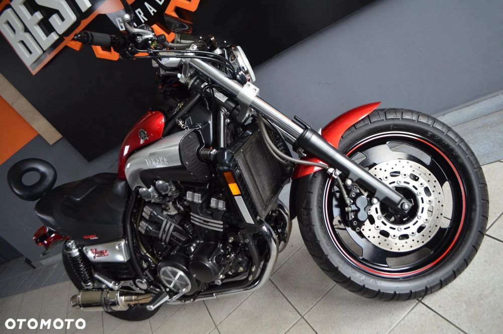 Yamaha V-MAX - 4