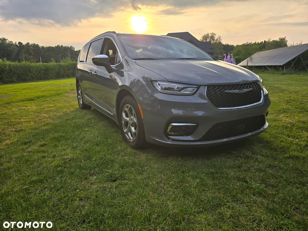 Chrysler Pacifica - 38