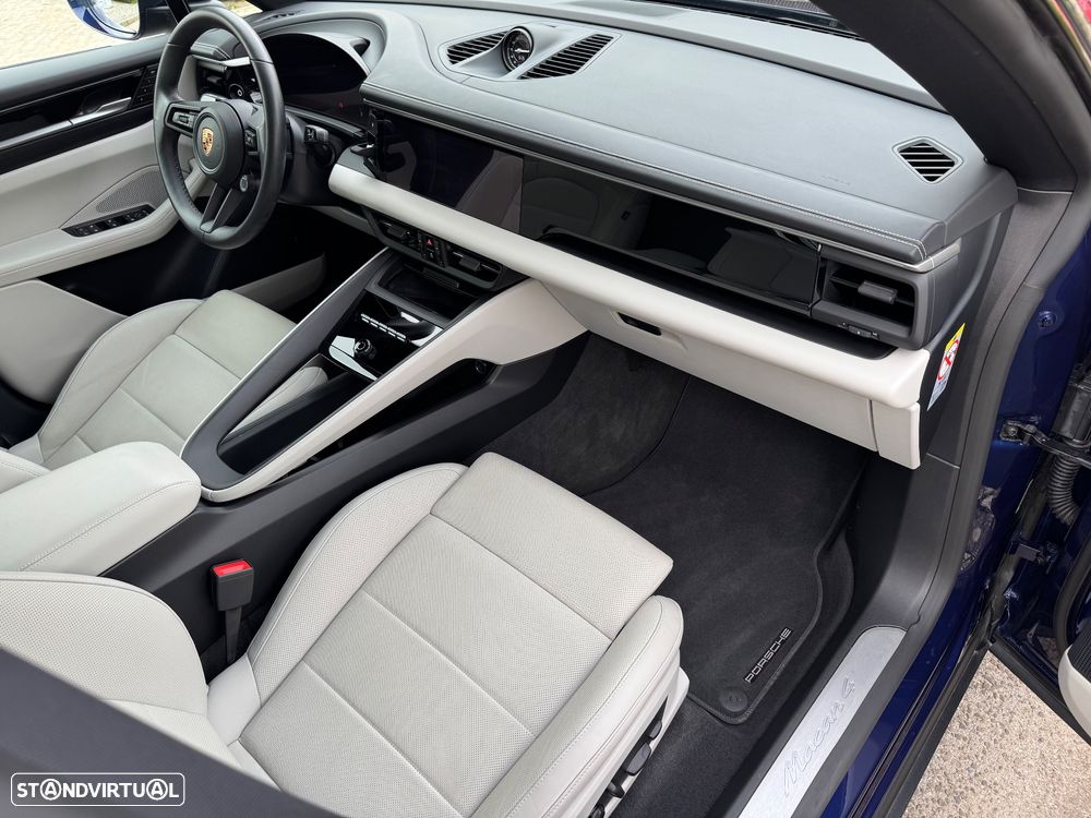 Porsche Macan Electric 4 - 23