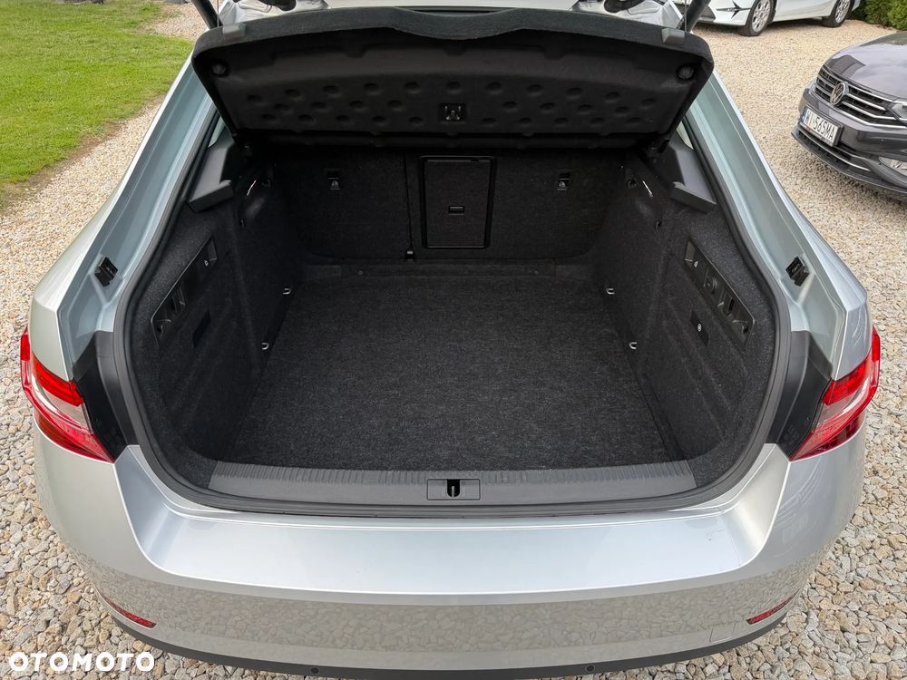 Skoda Superb 2.0 TDI SCR Ambition - 22