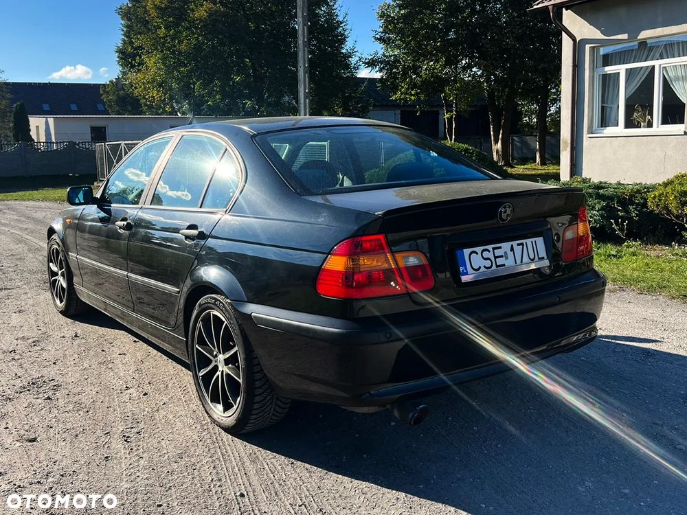 BMW Seria 3 318i - 5