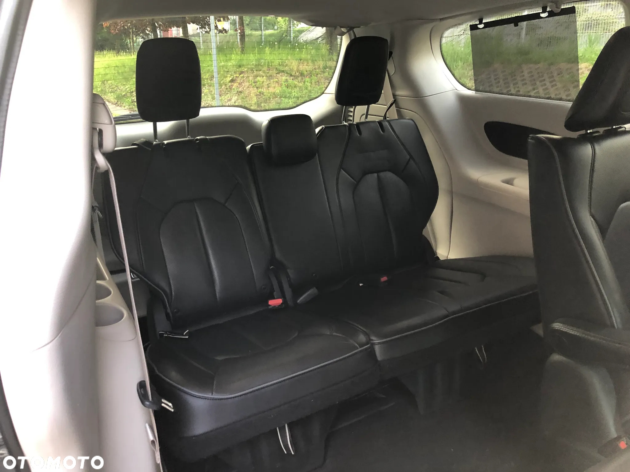 Chrysler Pacifica - 10