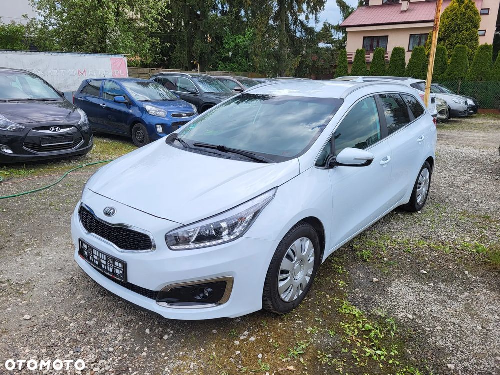 Kia Ceed 1.6 GDI L Business Line DCT - 1