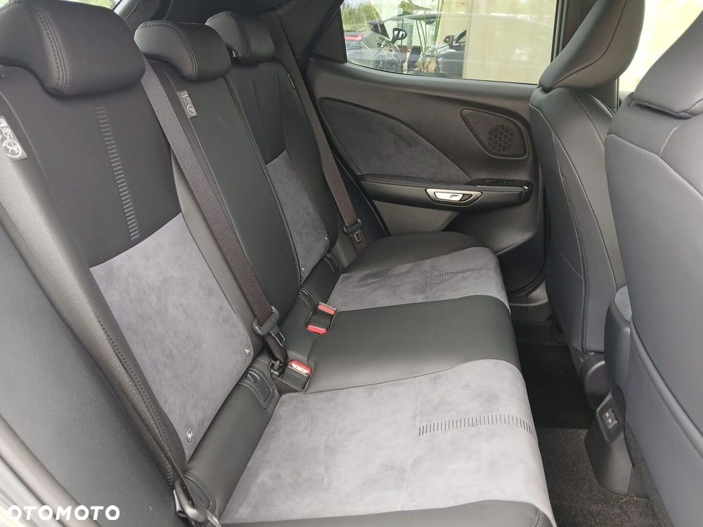 Lexus LBX 1.5 Hybrid Original Edition AWD - 32