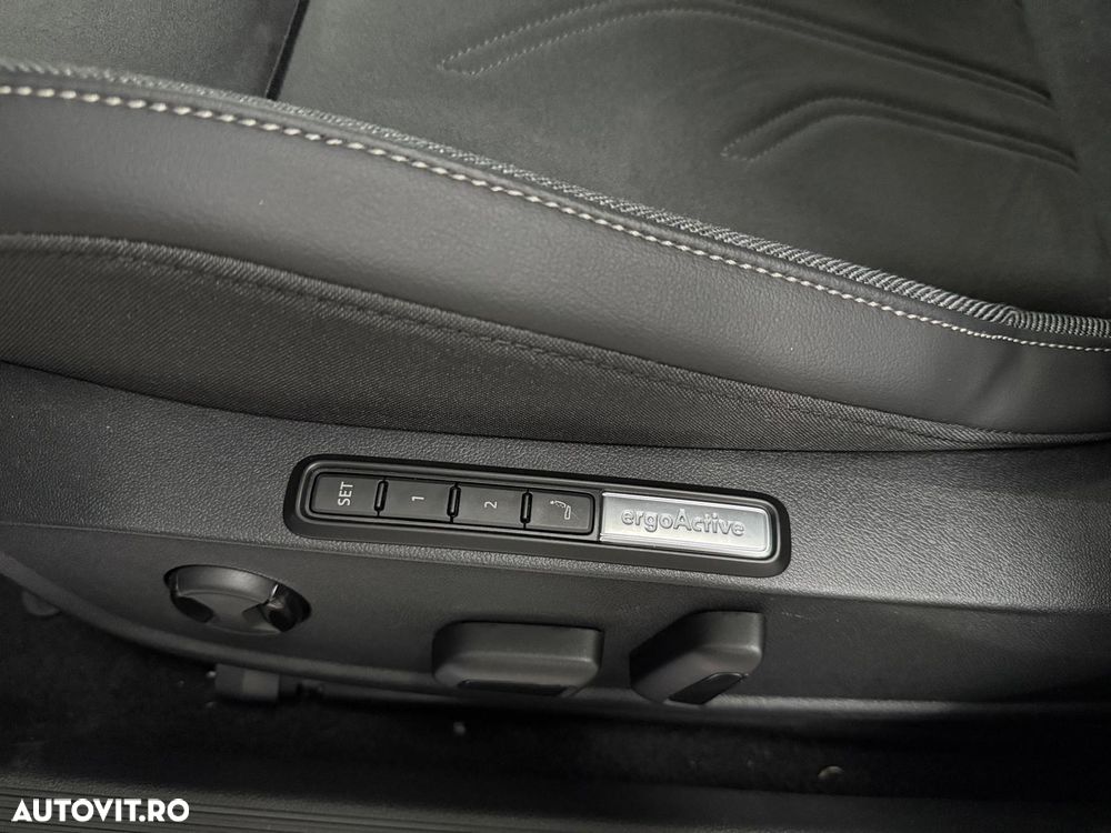 Volkswagen Golf - 8