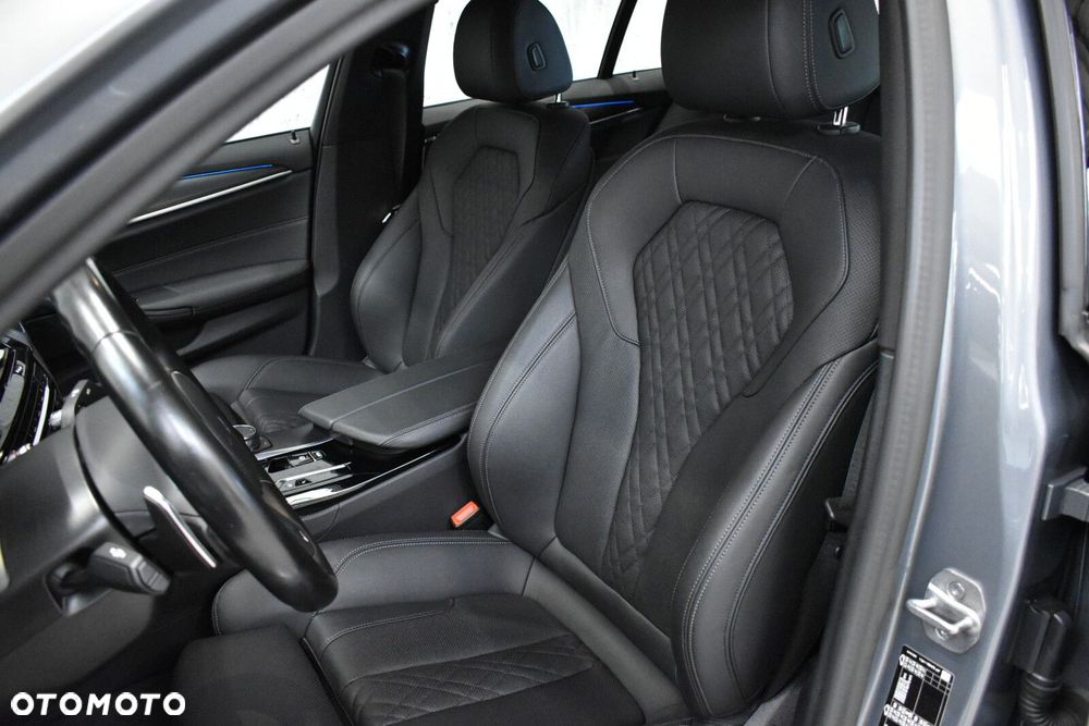 BMW Seria 5 530e xDrive M Sport sport - 9