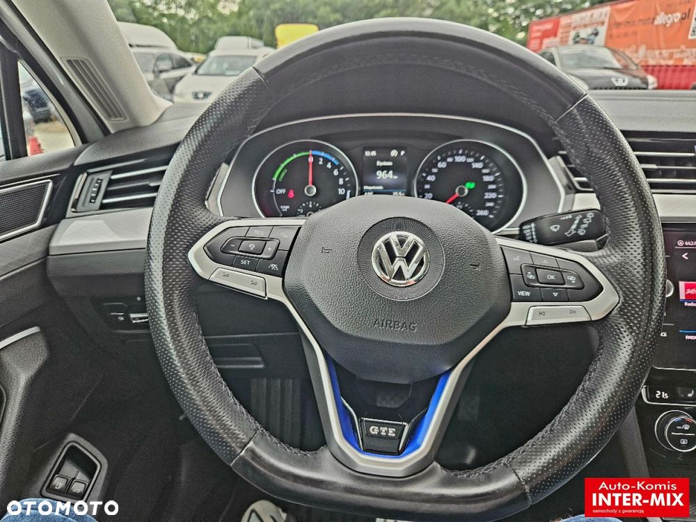 Volkswagen Passat - 36