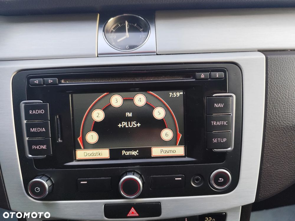 Volkswagen Passat - 19