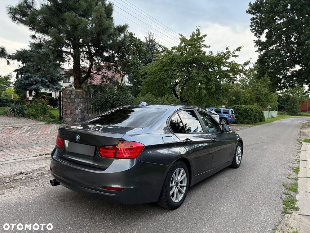 BMW Seria 3 320d DPF Edition Lifestyle - 3