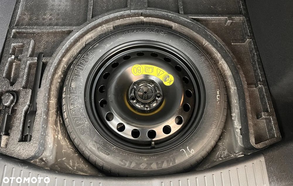 Ford Kuga 2.0 TDCi 2x4 Titanium - 32