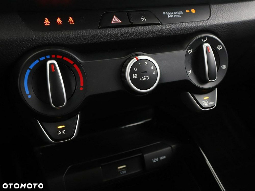 Kia Stonic 1.0 T-GDI M DCT - 27