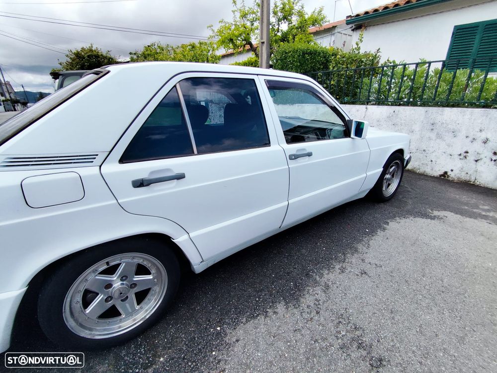 Mercedes-Benz W201 (1982-1993) 190 D 2.5 - 12