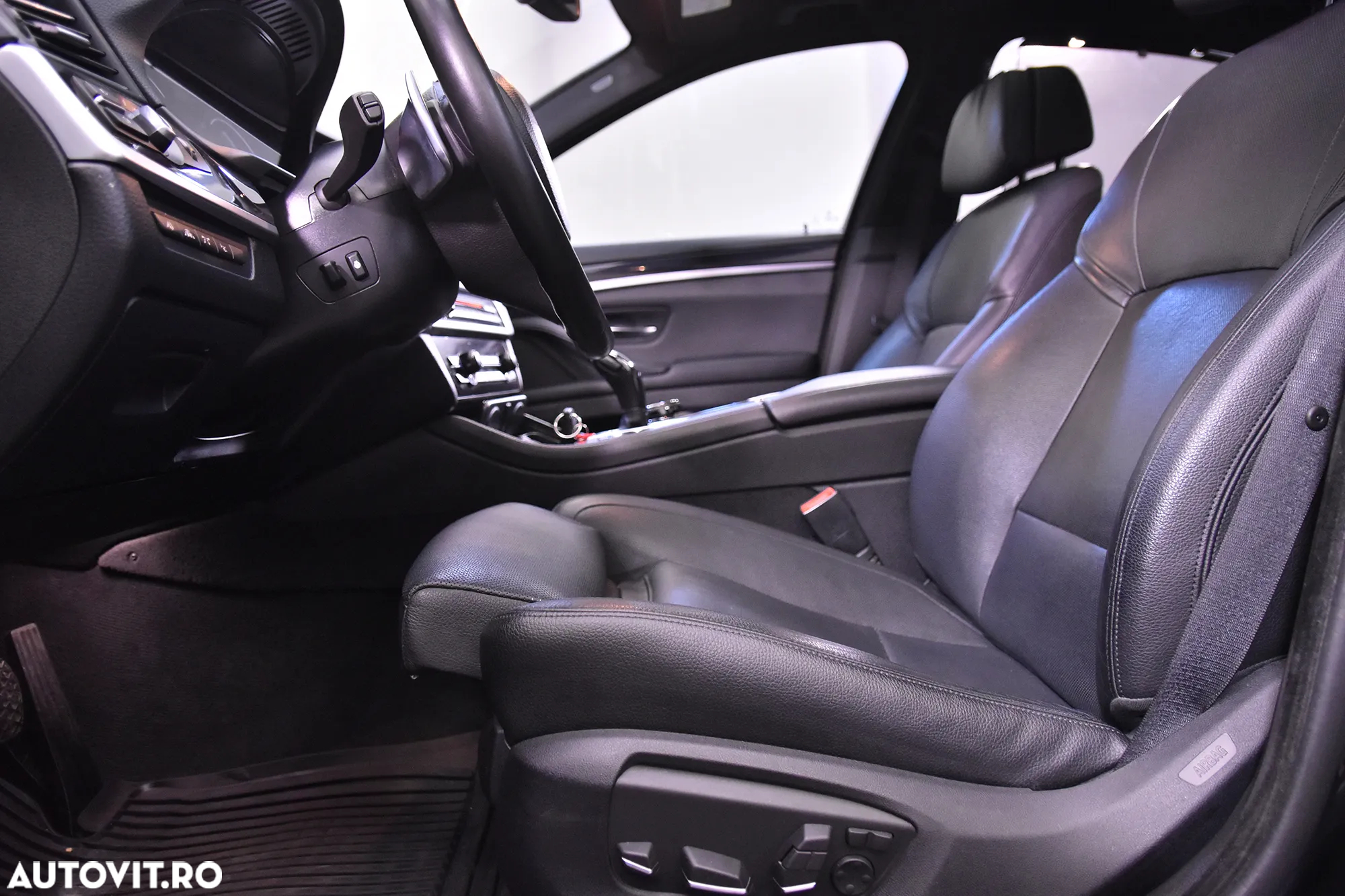 BMW Seria 5 535d xDrive AT - 29