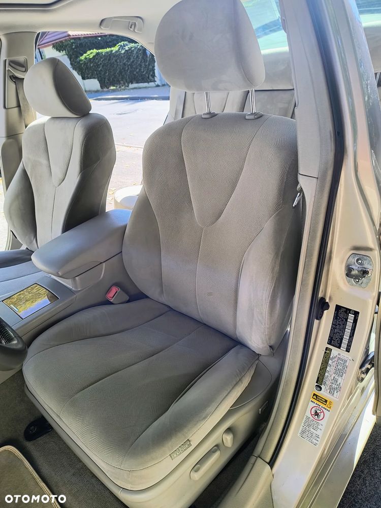 Toyota Camry - 7