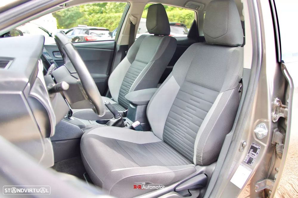 Toyota Auris 1.8 HSD Comfort+J17+Navi - 15