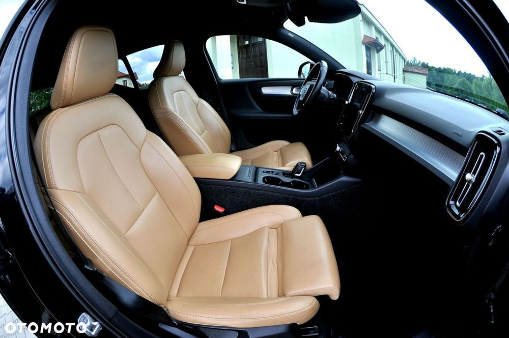 Volvo XC 40 D3 Momentum Pro - 26