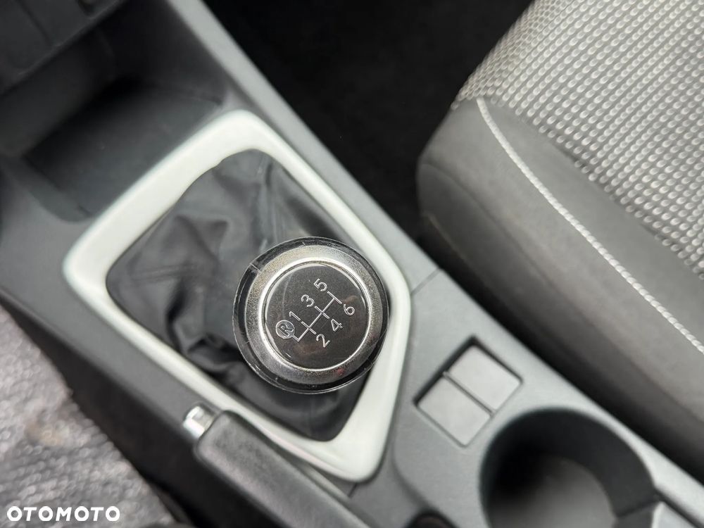 Toyota Auris 1.4 D-4D Design Edition - 22