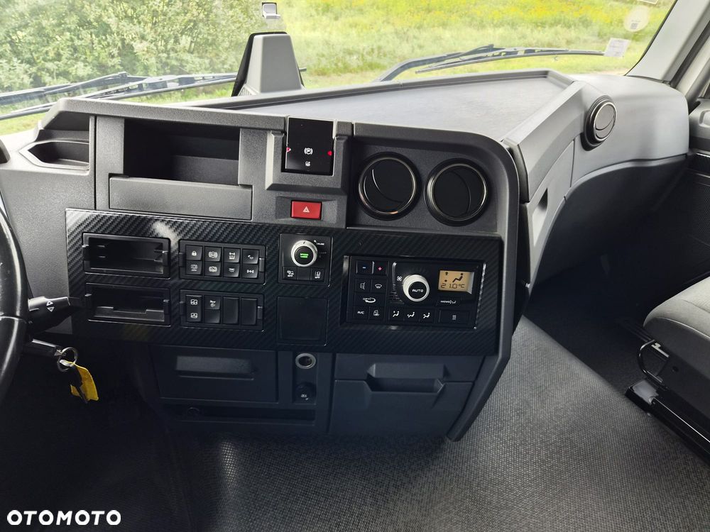 Renault T480 - 11