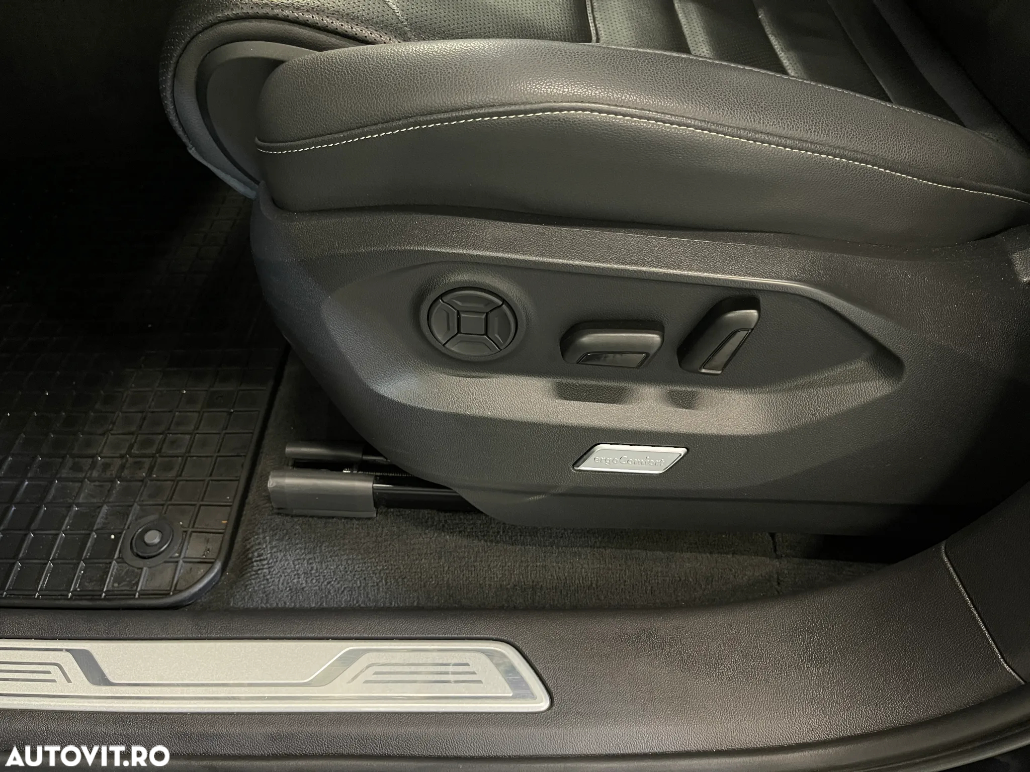 Volkswagen Touareg V6 TDI Elegance - 29